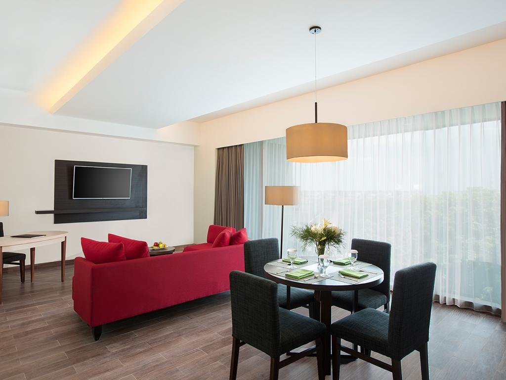 Hotel Santika Pekalongan Eksteriør bilde