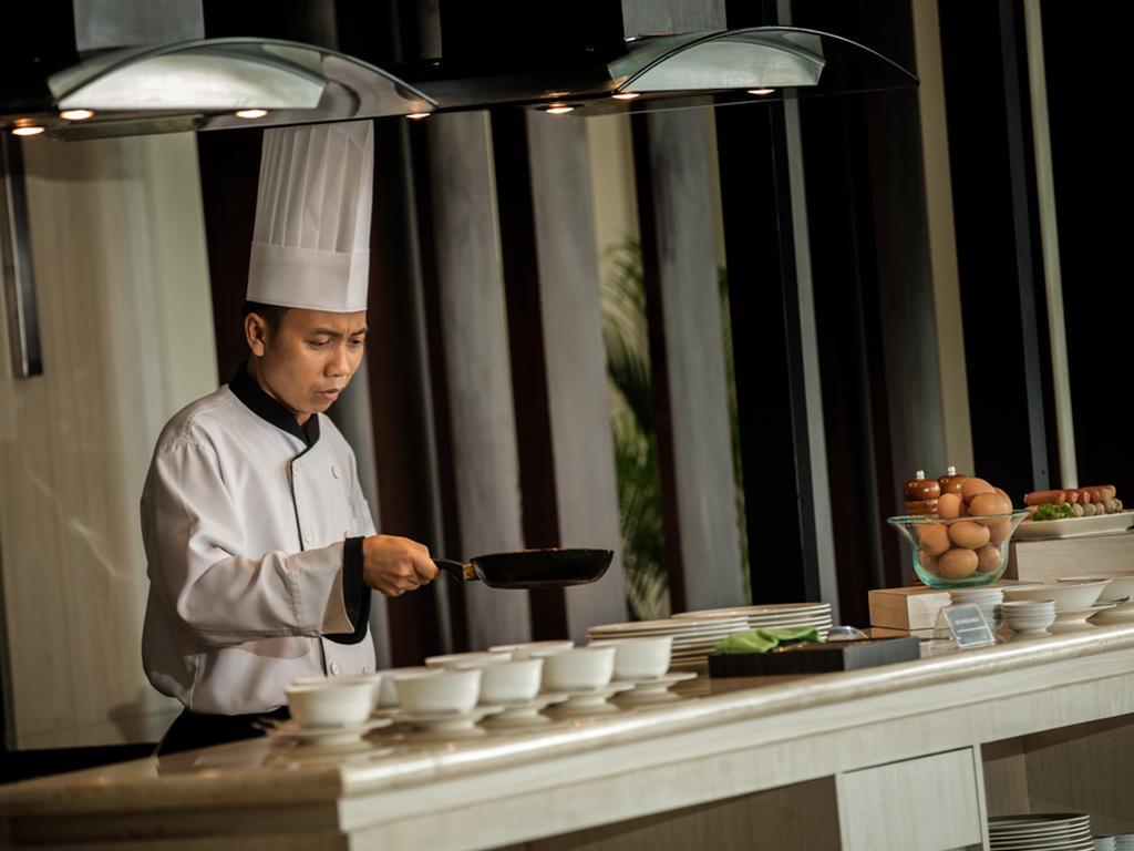 Hotel Santika Pekalongan Eksteriør bilde