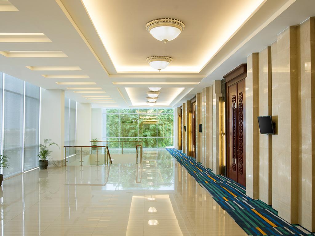 Hotel Santika Pekalongan Eksteriør bilde